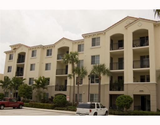 4 Renaissance Way, Boynton Beach, FL 33426