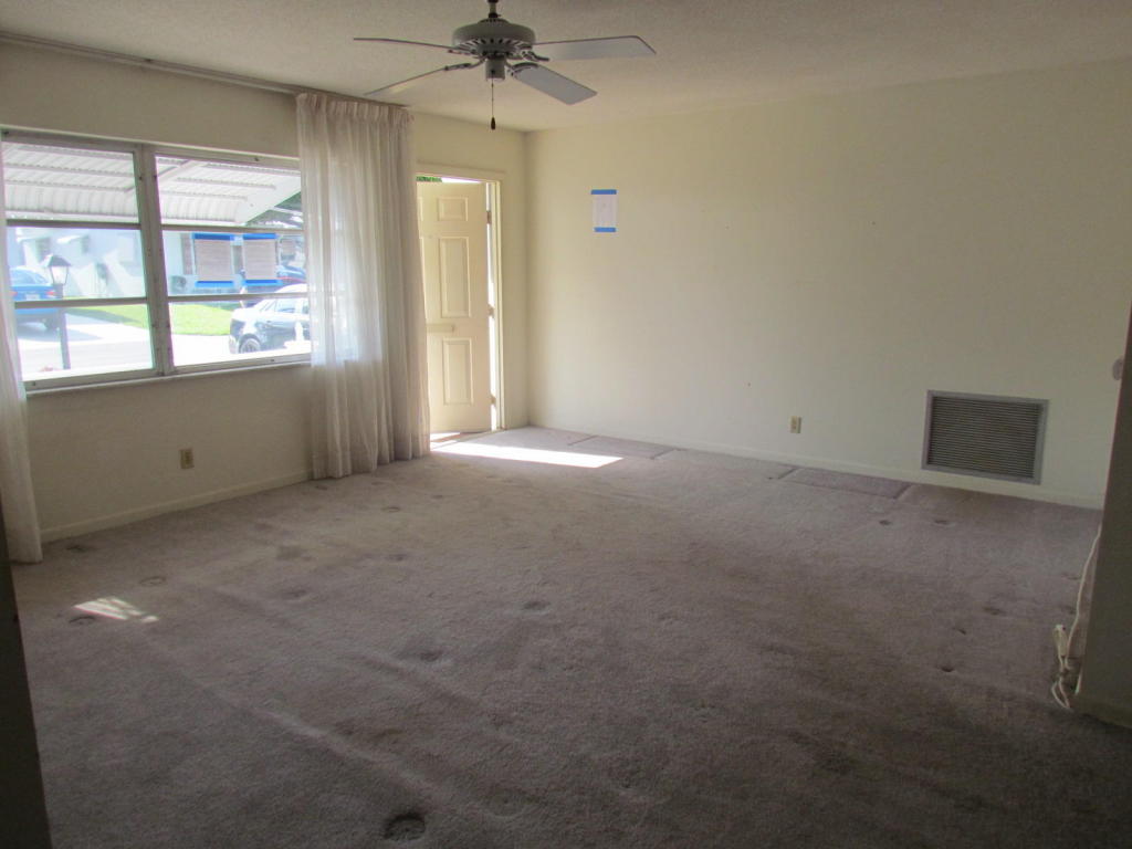 120 SW 10th Court, Boynton Beach, FL 33426