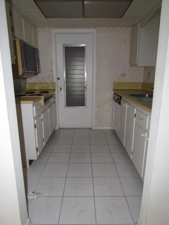 120 SW 10th Court, Boynton Beach, FL 33426