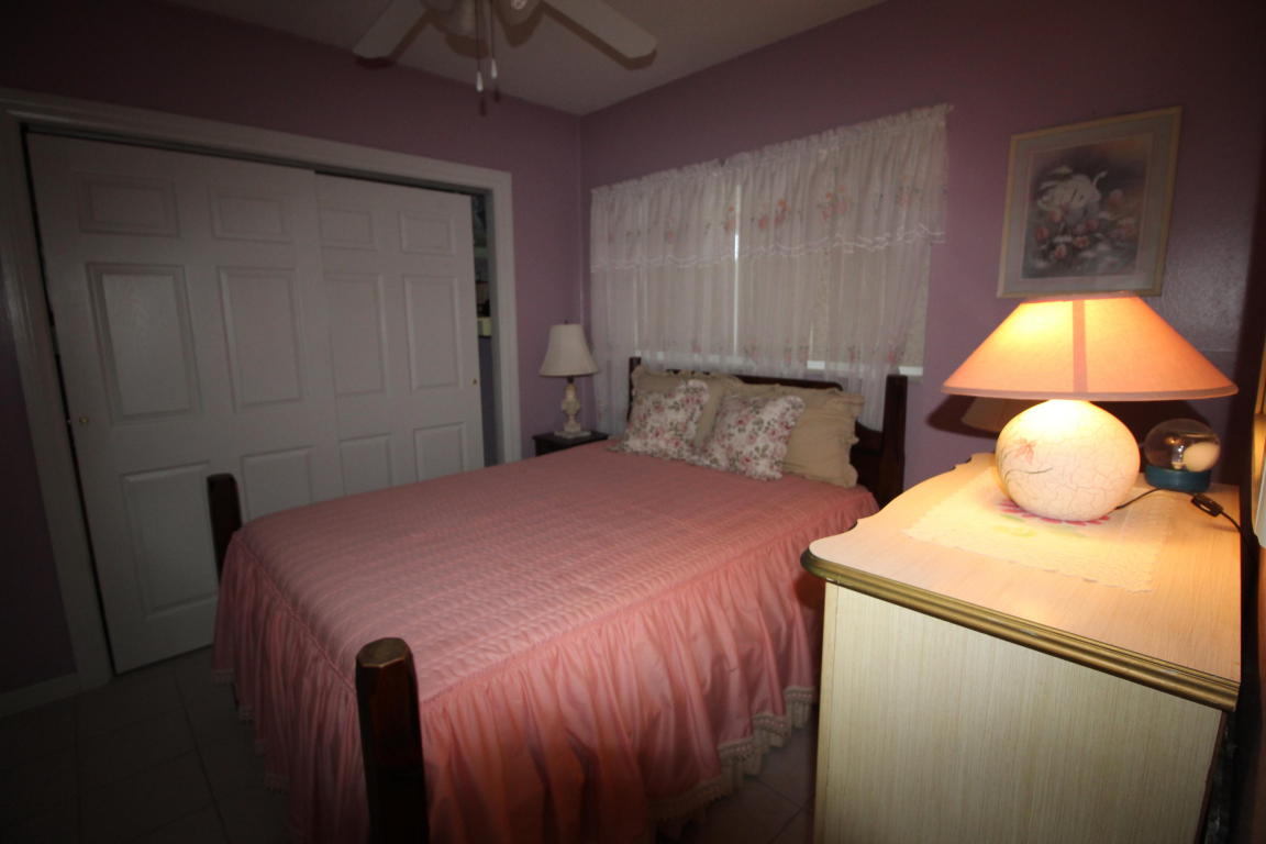 1118 Lake Terrace, Boynton Beach, FL 33426