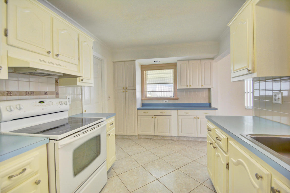 1201 SW 22nd Avenue, Boynton Beach, FL 33426