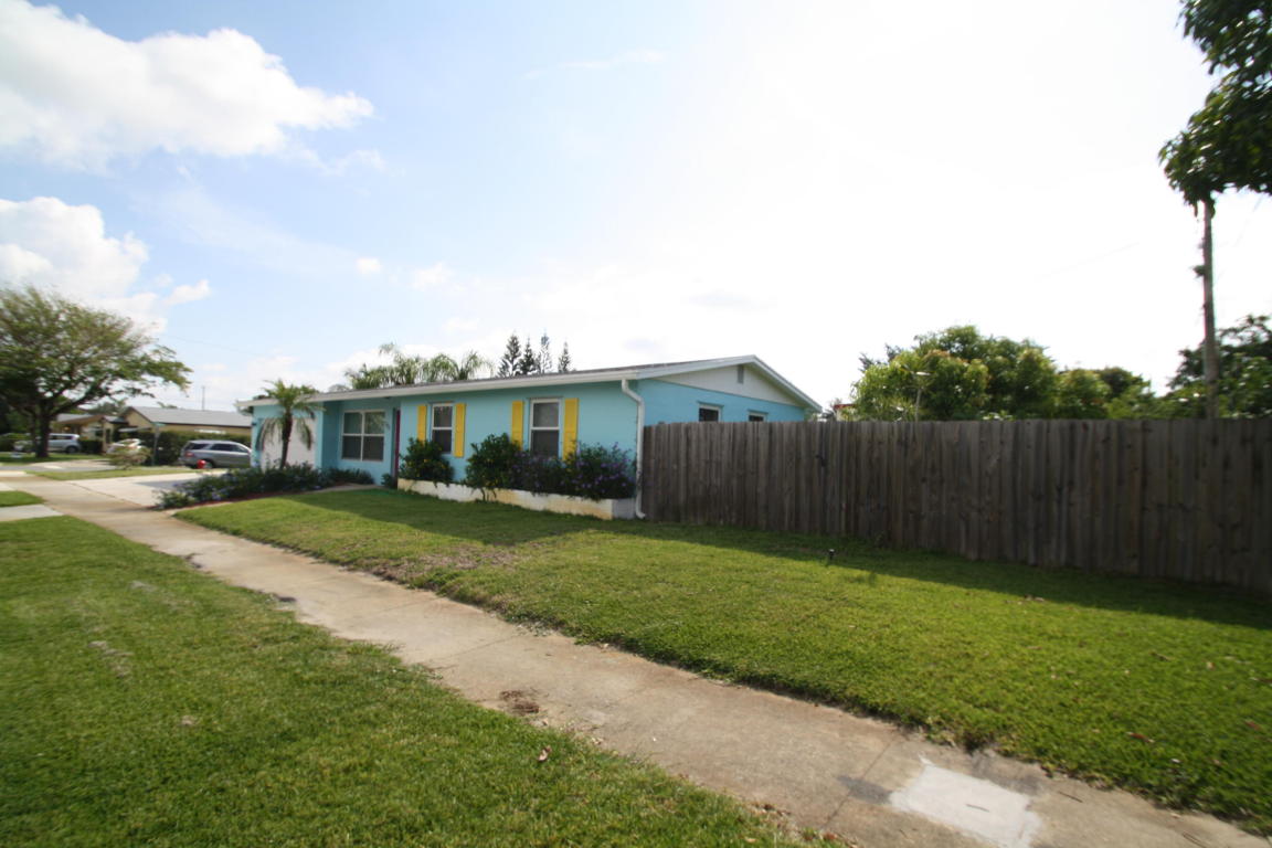 102 SW 7th Street, Boynton Beach, FL 33426