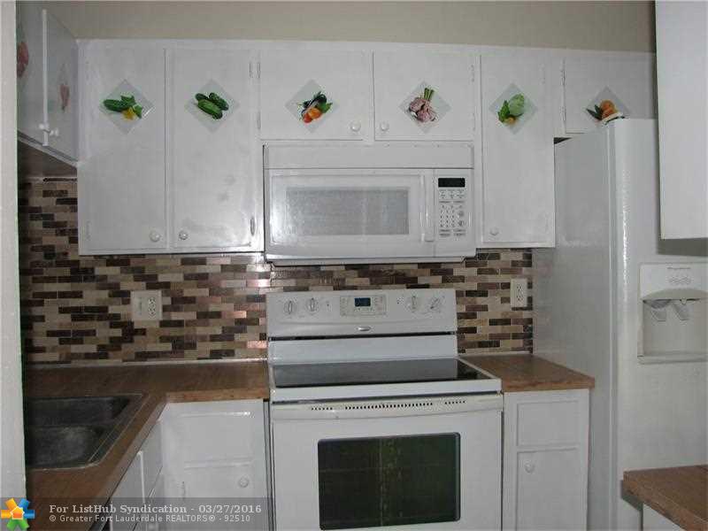 9911 Three Lakes Cir 9911, Boca Raton, FL 33428