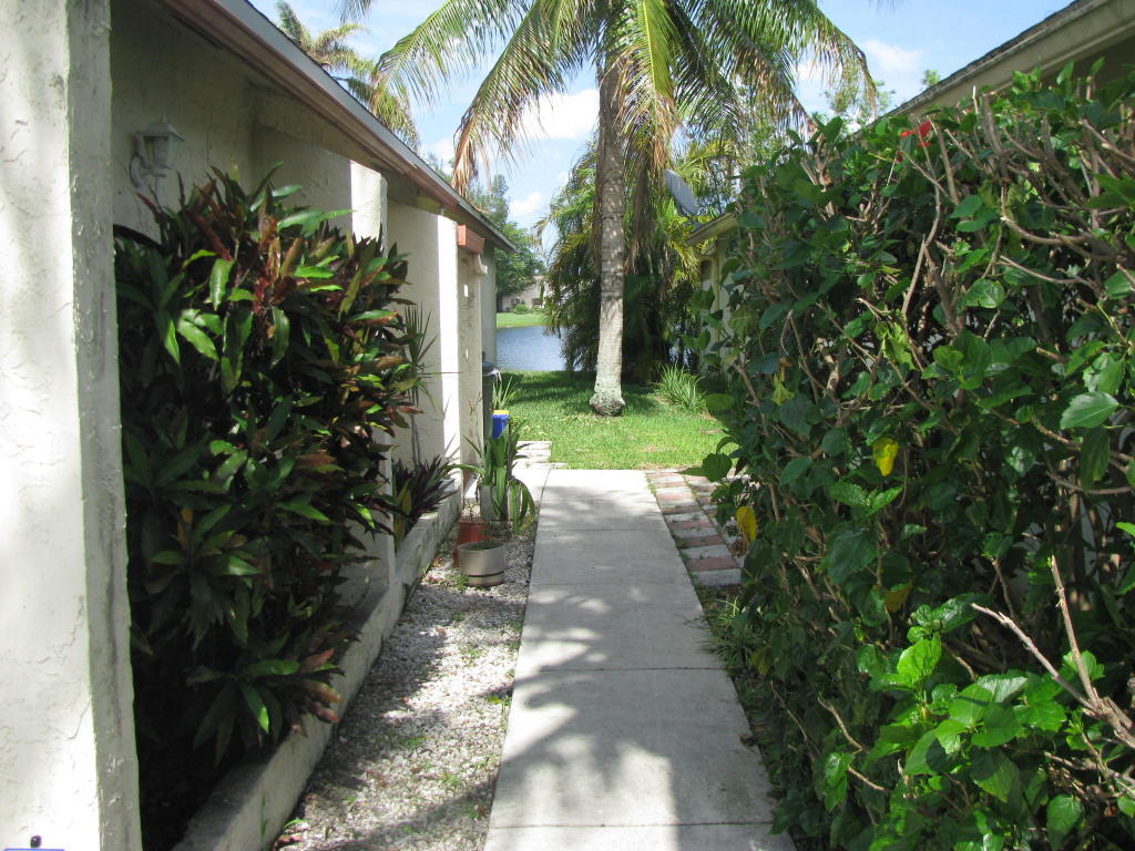 9147 Pine Springs Drive, Boca Raton, FL 33428