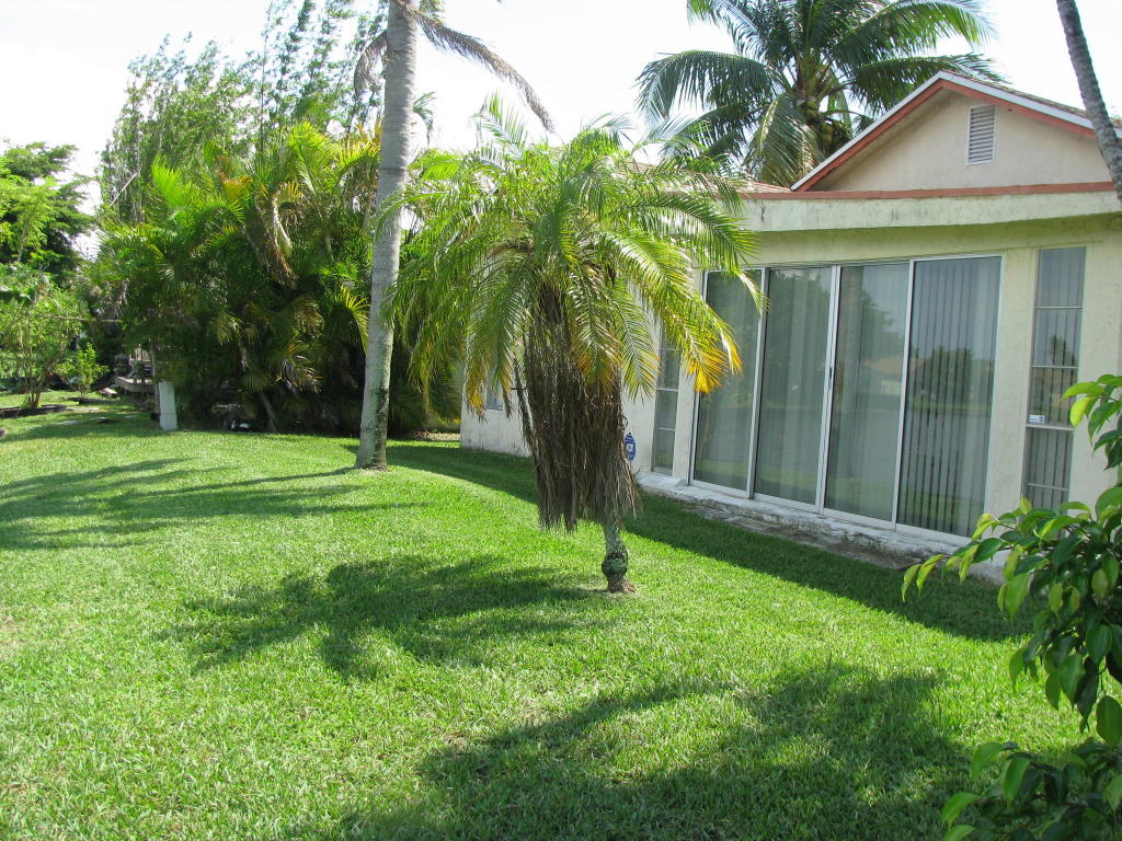 9147 Pine Springs Drive, Boca Raton, FL 33428