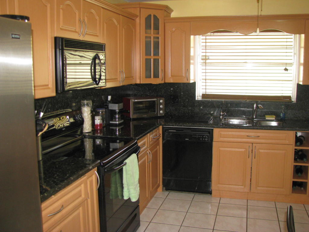 9147 Pine Springs Drive, Boca Raton, FL 33428