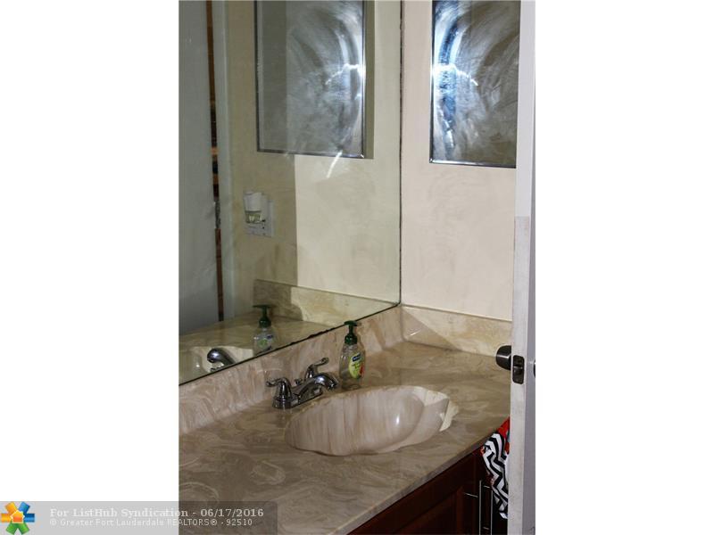 9250 Sable Ridge Cir D, Boca Raton, FL 33428