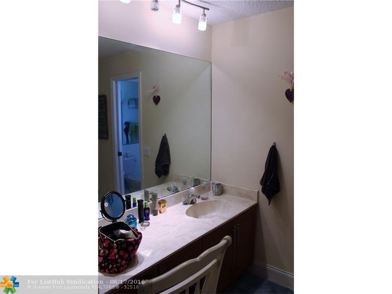9250 Sable Ridge Cir D, Boca Raton, FL 33428