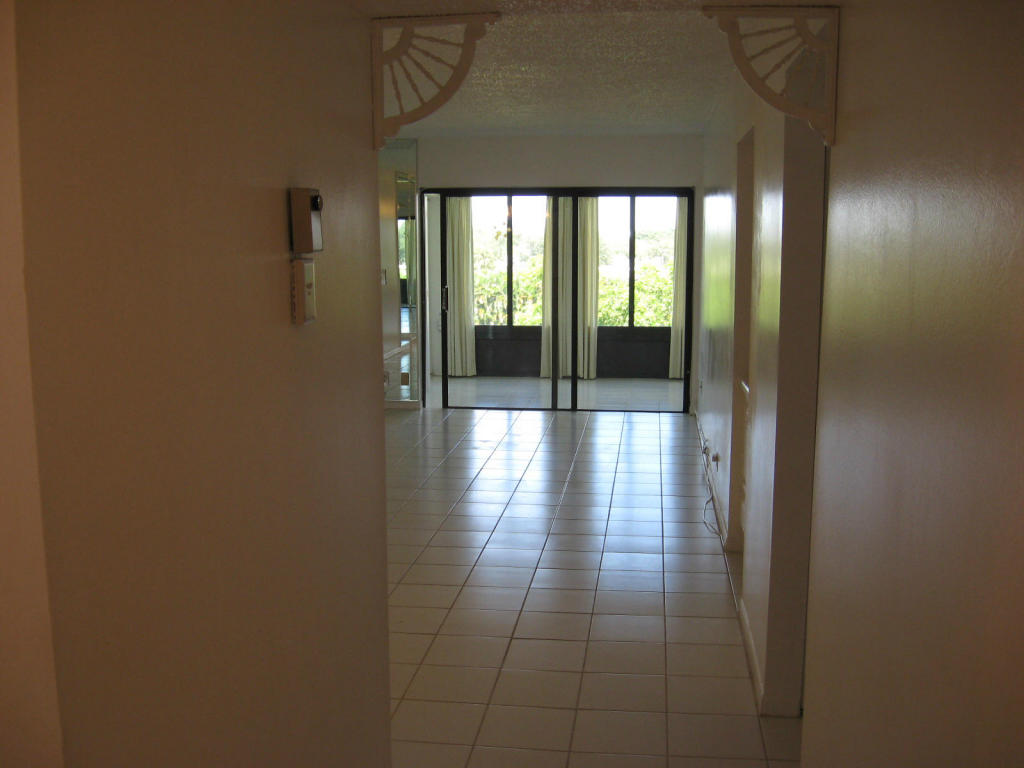 9233 SW 8th Street 402, Boca Raton, FL 33428
