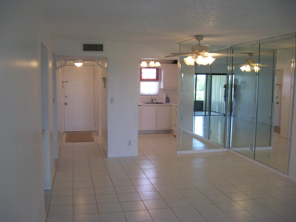 9233 SW 8th Street 402, Boca Raton, FL 33428
