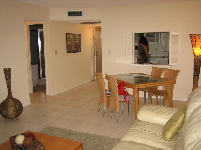 9355 SW 8th Street Unit 402, Boca Raton, FL 33428