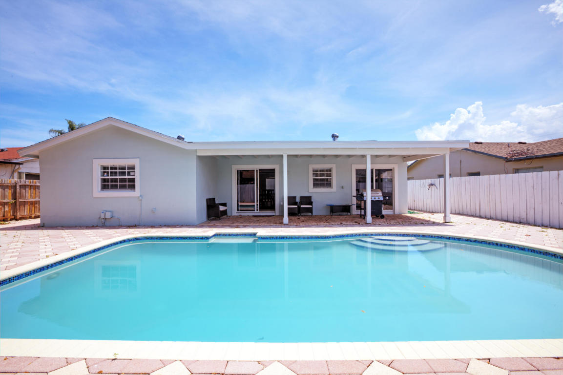 9245 SW 2nd Street, Boca Raton, FL 33428