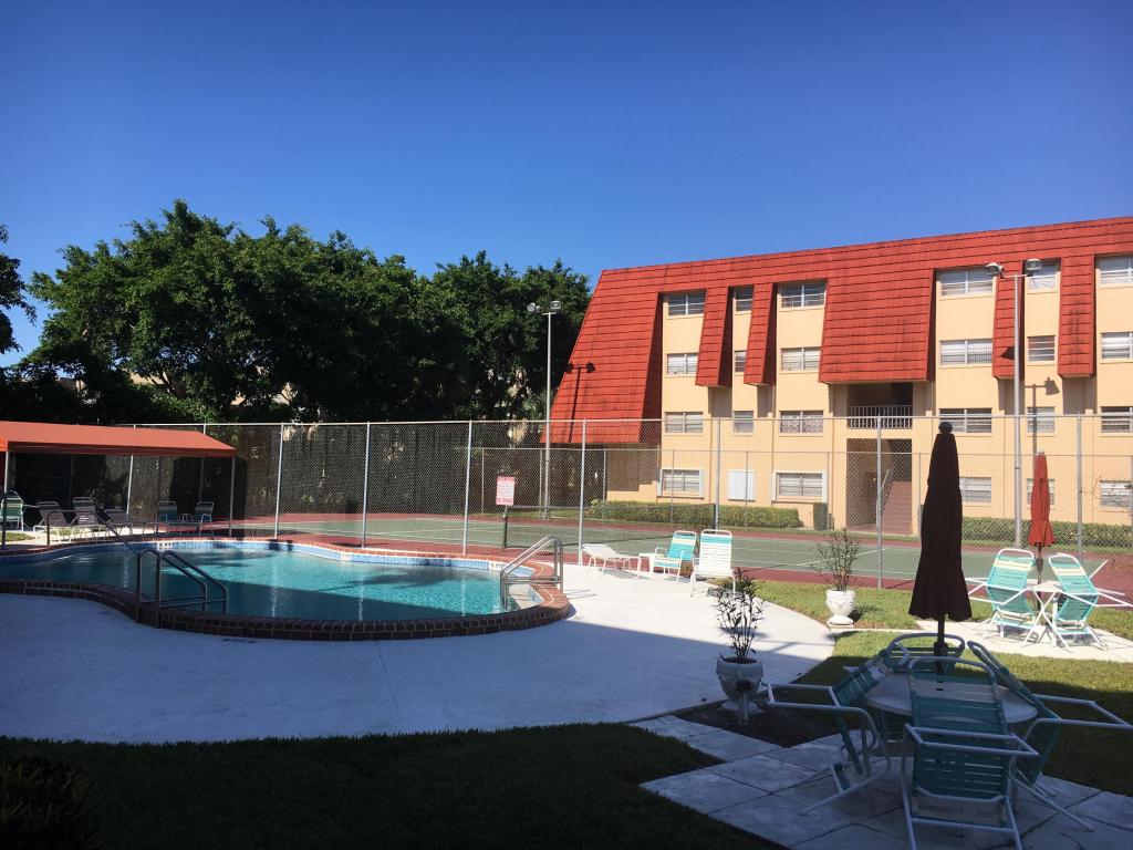 22605 SW 66th Avenue, Boca Raton, FL 33428