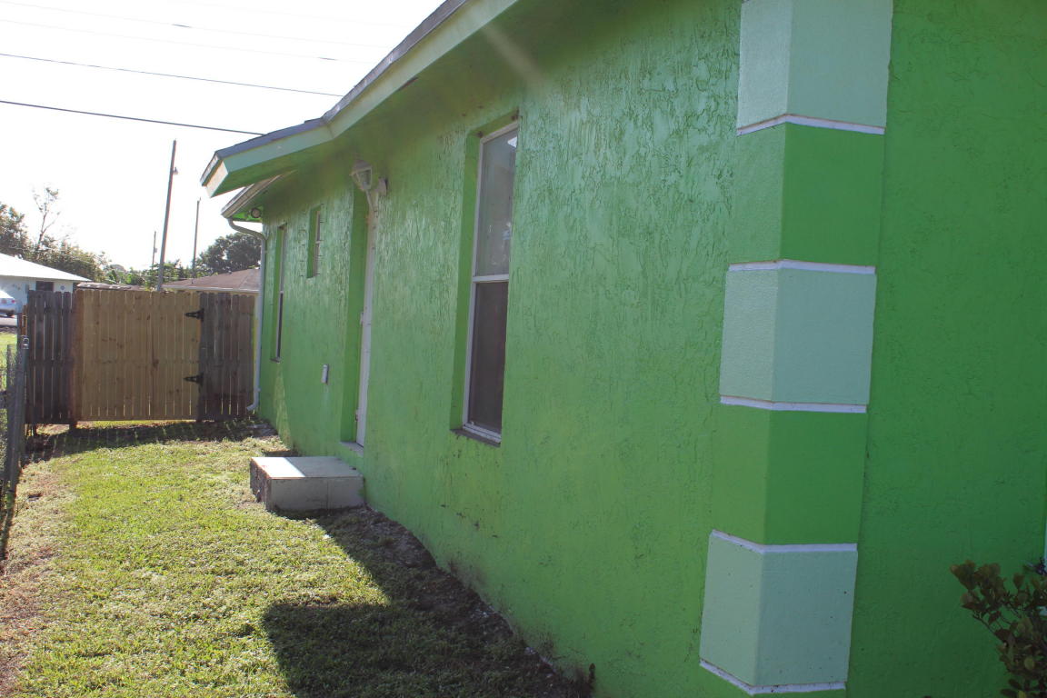 607 SW 3rd Street, Belle Glade, FL 33430