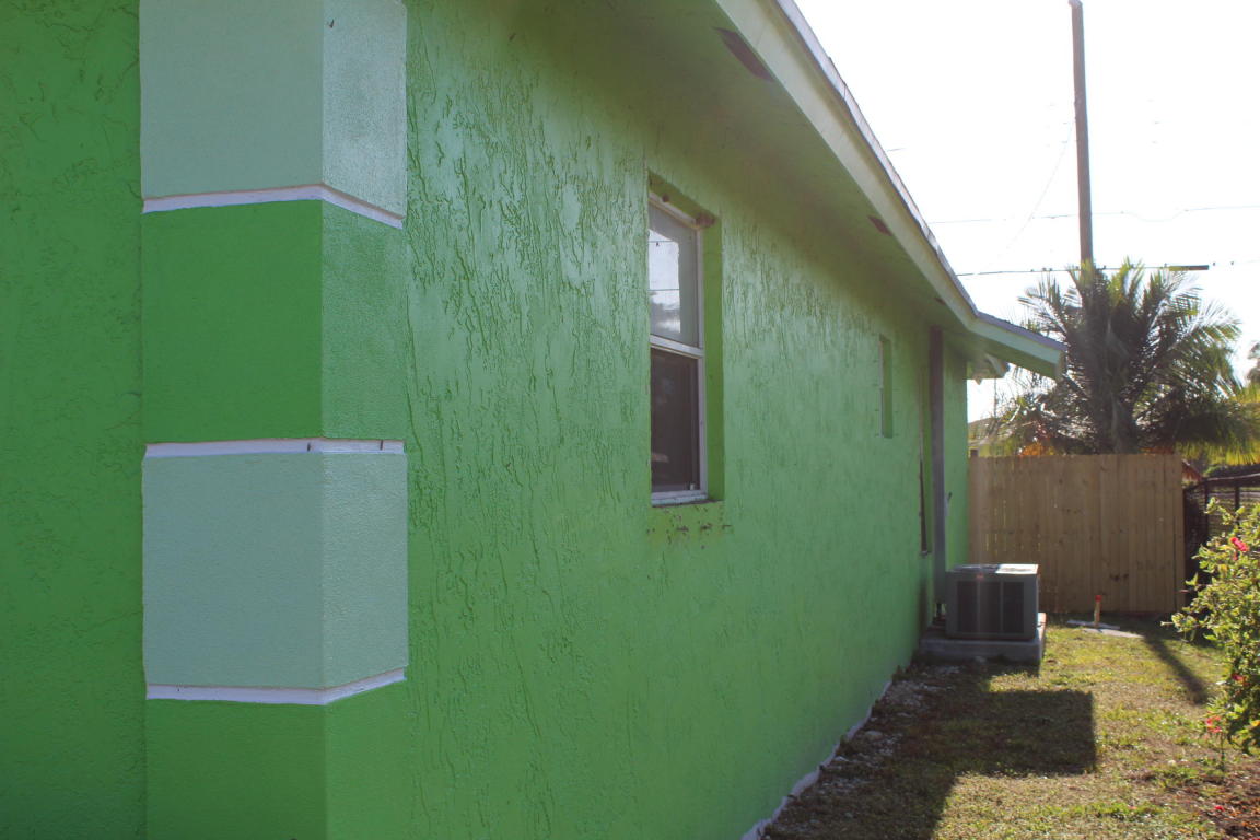 607 SW 3rd Street, Belle Glade, FL 33430