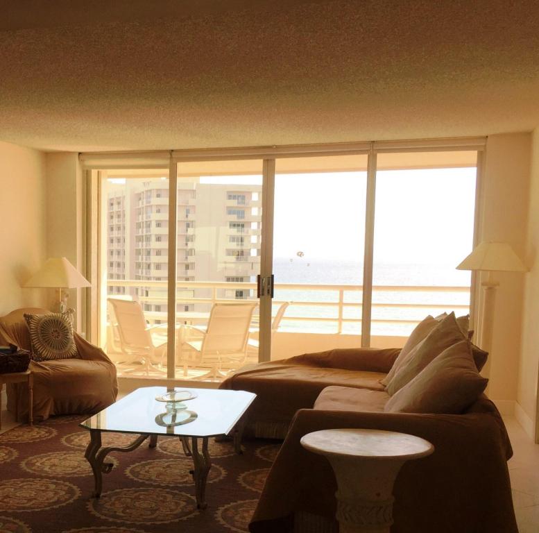 4101 N Ocean Boulevard, Boca Raton, FL 33431