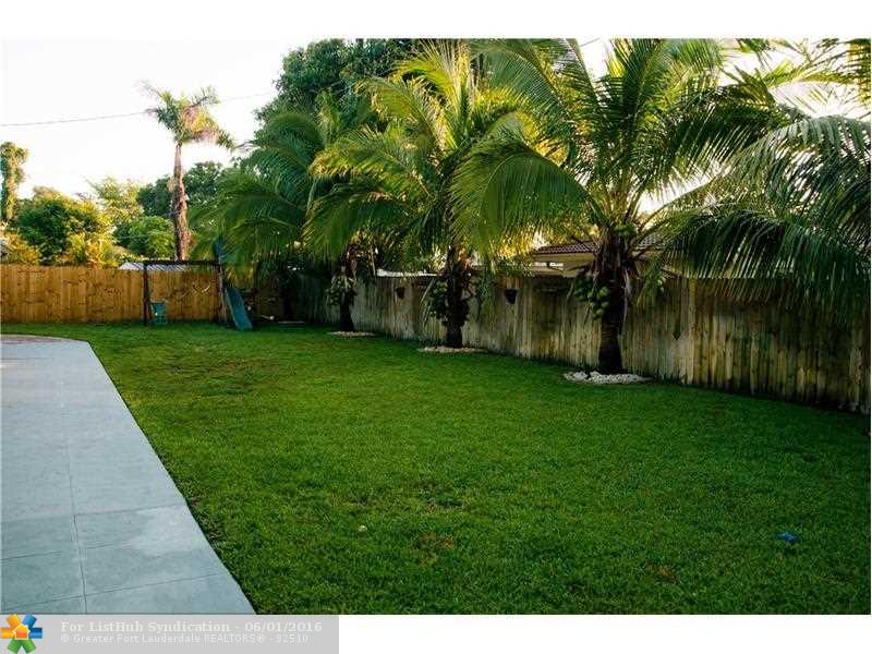 35 Tam O Shanter Ln, Boca Raton, FL 33431