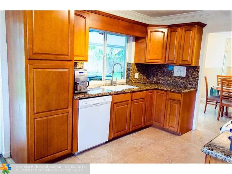 35 Tam O Shanter Ln, Boca Raton, FL 33431