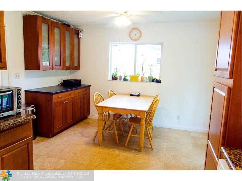 35 Tam O Shanter Ln, Boca Raton, FL 33431