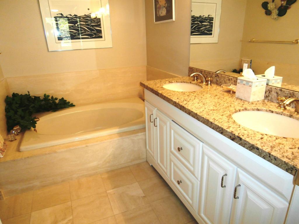 4201 N Ocean Boulevard, Boca Raton, FL 33431