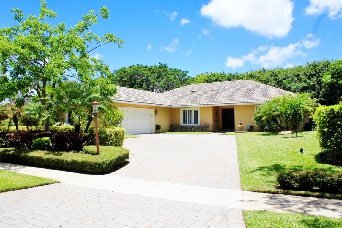 2825 Banyan Boulevard Circle, Boca Raton, FL 33431