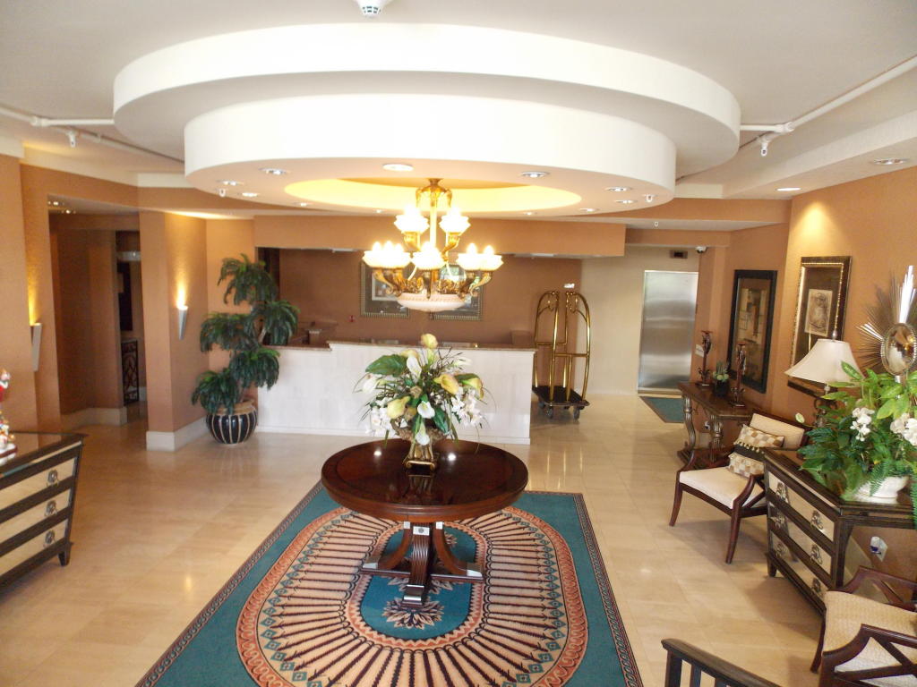 1000 Spanish River Road, Boca Raton, FL 33432
