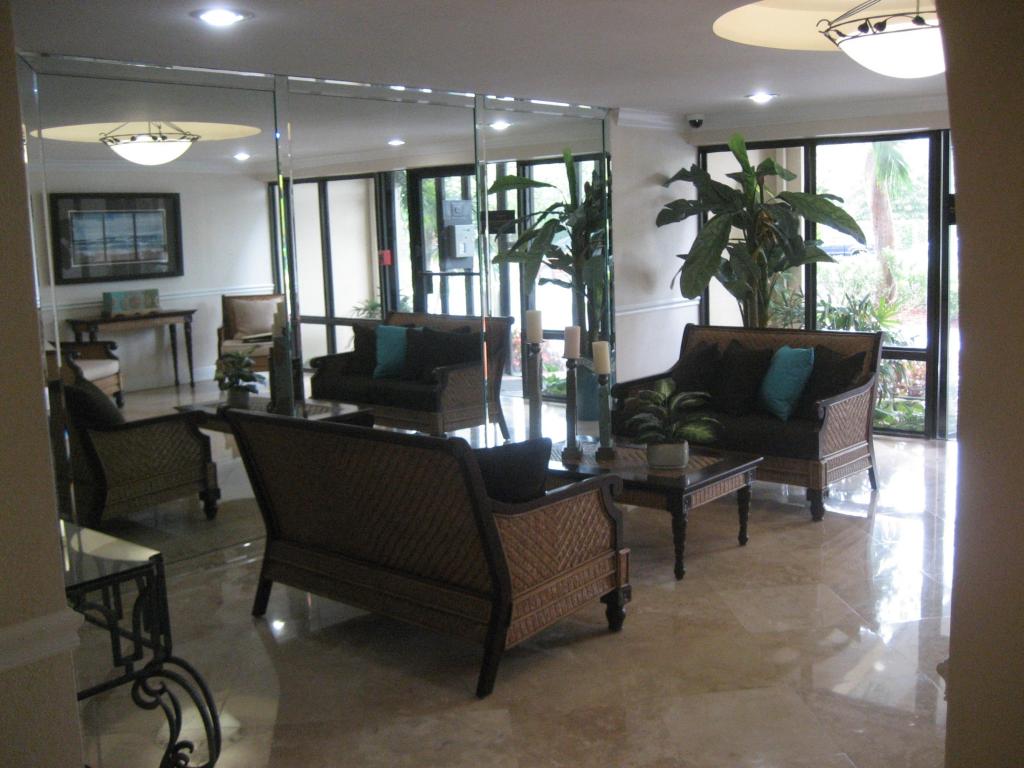 950 Ponce De Leon Road, Boca Raton, FL 33432