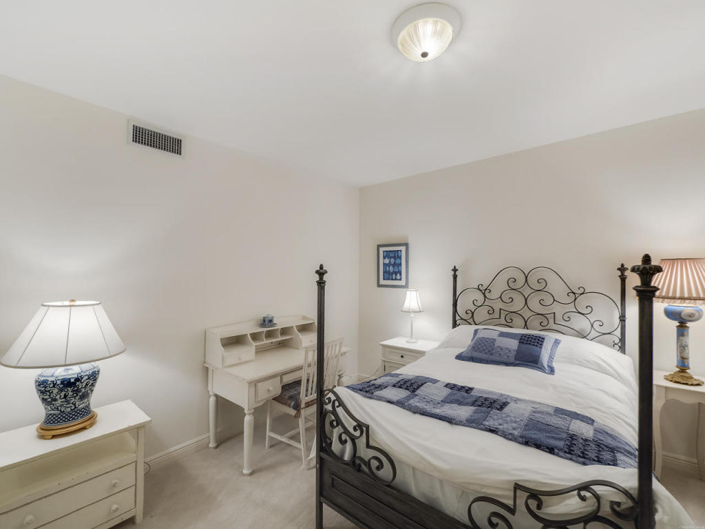 550 SE Mizner Boulevard, Boca Raton, FL 33432