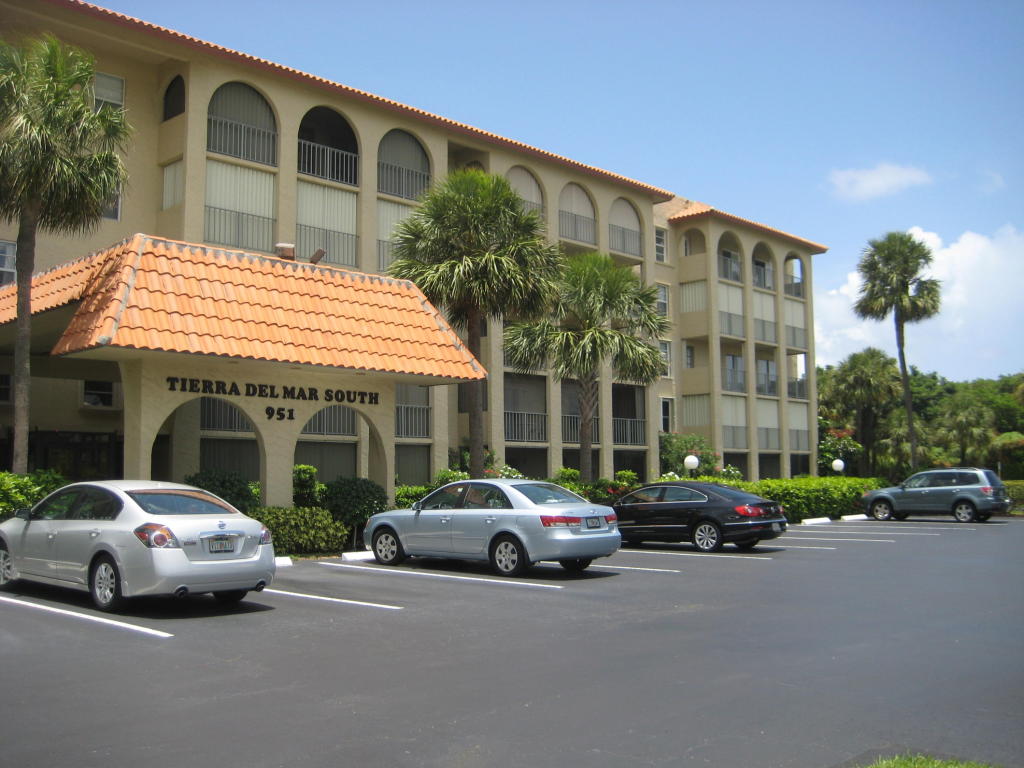 951 De Soto Road, Boca Raton, FL 33432