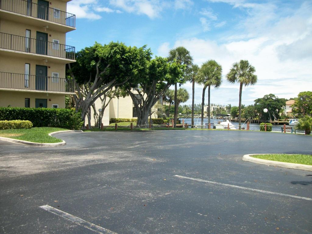 21 Royal Palm Way, Boca Raton, FL 33432