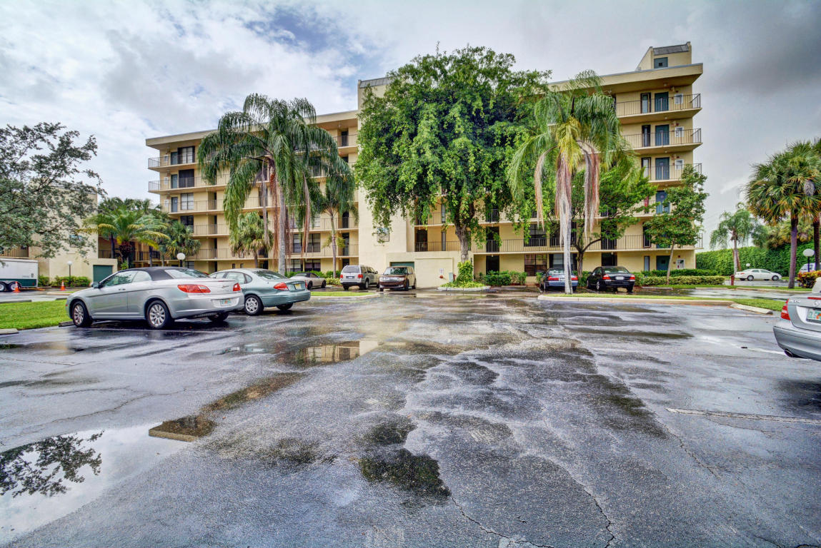 20 Royal Palm Way, Boca Raton, FL 33432
