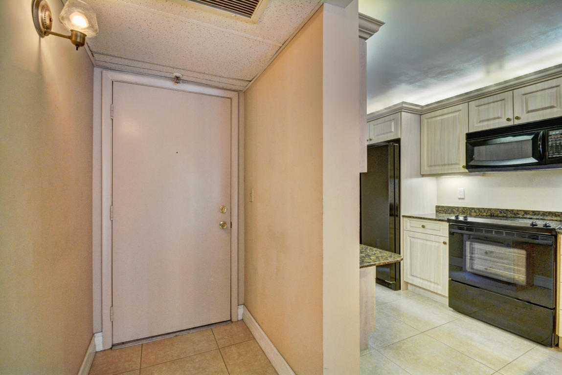 20 Royal Palm Way, Boca Raton, FL 33432