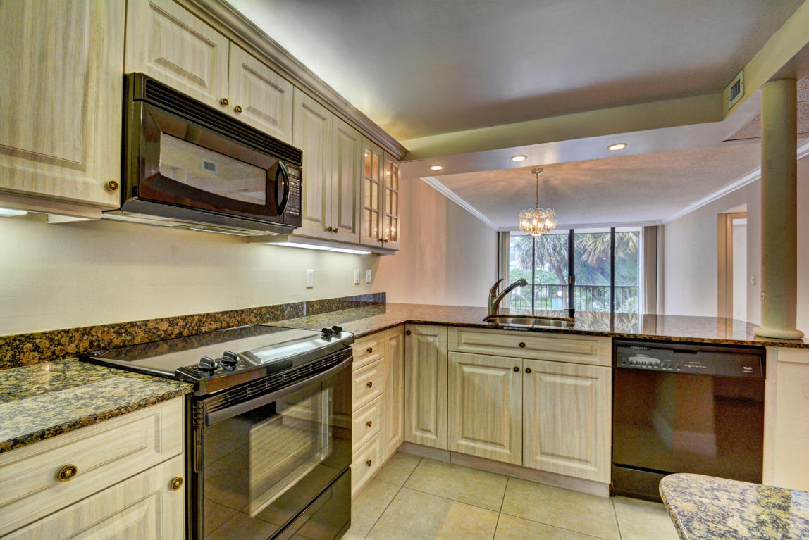 20 Royal Palm Way, Boca Raton, FL 33432