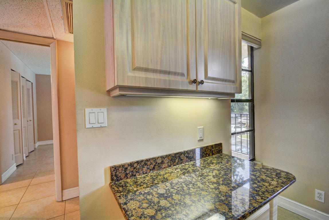 20 Royal Palm Way, Boca Raton, FL 33432