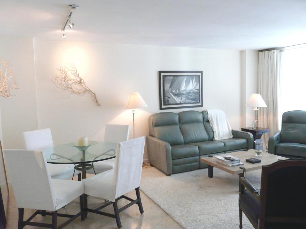 99 SE Mizner Boulevard, Boca Raton, FL 33432