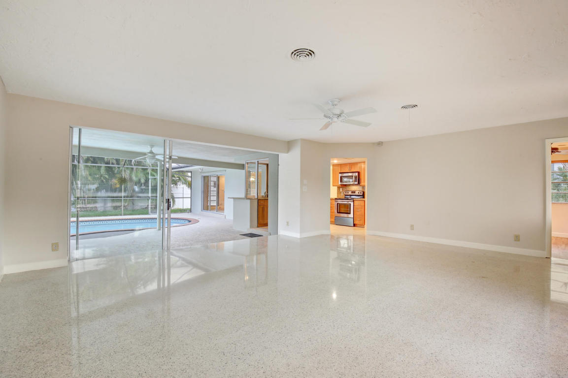 566 NE Spanish Trail, Boca Raton, FL 33432