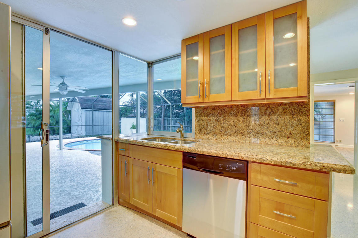 566 NE Spanish Trail, Boca Raton, FL 33432