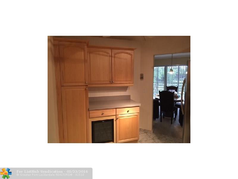 5801 Camino Del Sol 202, Boca Raton, FL 33433