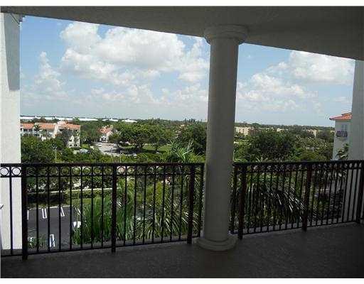 22703 Camino Del Mar, Boca Raton, FL 33433
