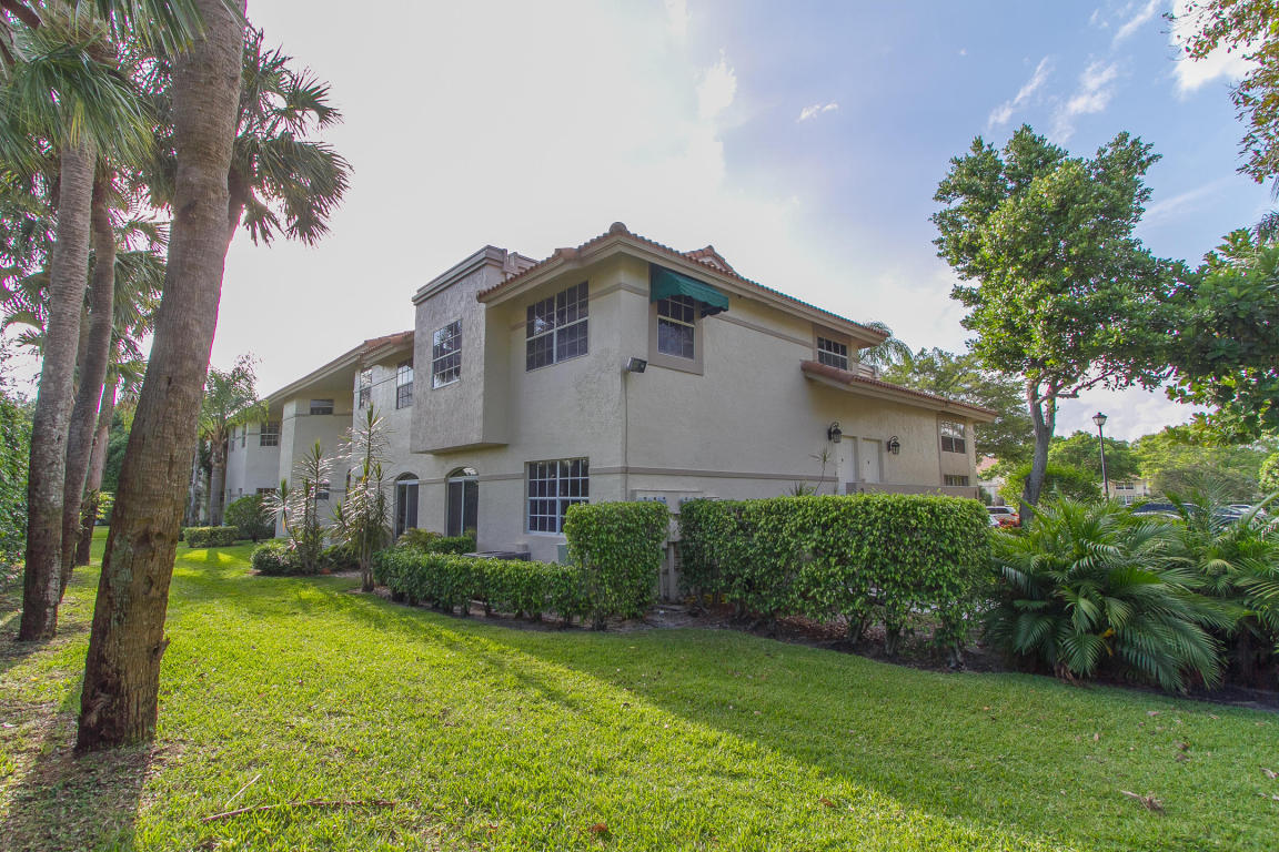6522 Via Regina, Boca Raton, FL 33433