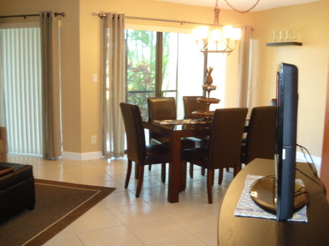 5800 Camino Del Sol, Boca Raton, FL 33433