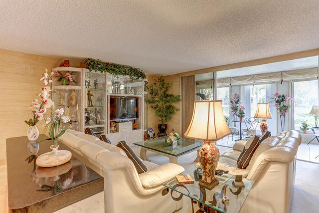7369 Orangewood Lane, Boca Raton, FL 33433