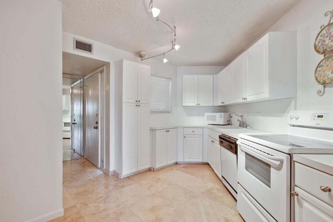 5650 Camino Del Sol Unit 103, Boca Raton, FL 33433