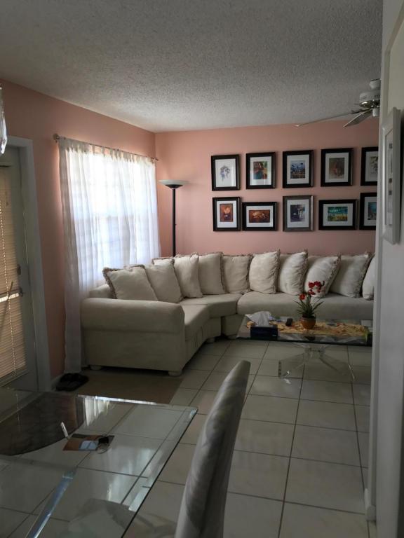 1044 Lincoln C, Boca Raton, FL 33434