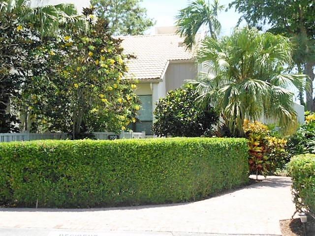706 Bridgewood Drive, Boca Raton, FL 33434