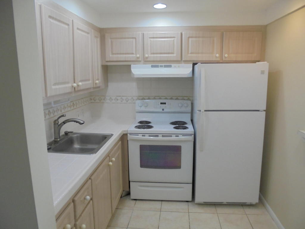 218 Fanshaw F, Boca Raton, FL 33434