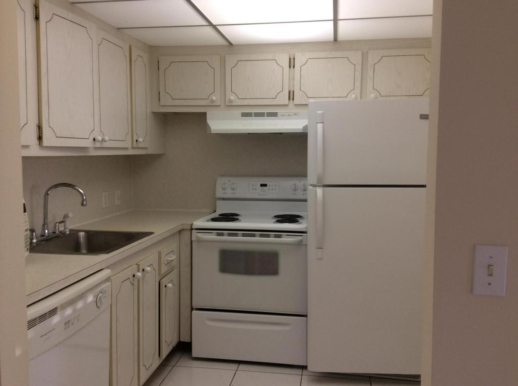 185 Preston E, Boca Raton, FL 33434