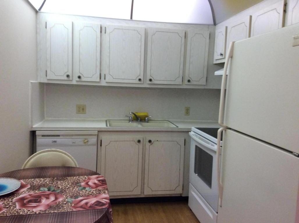 45 Dorset B, Boca Raton, FL 33434