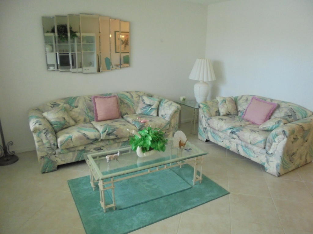 1052 Cornwall C, Boca Raton, FL 33434