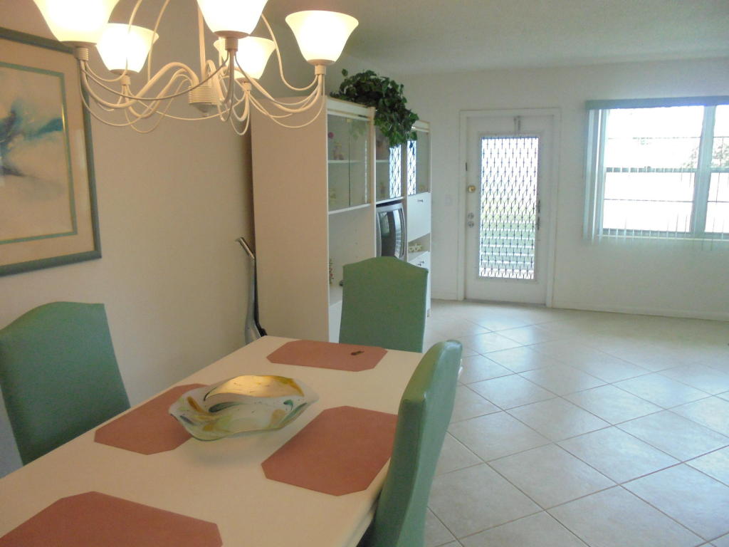 1052 Cornwall C, Boca Raton, FL 33434